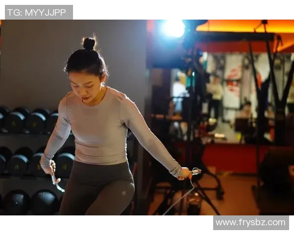 健身与足球完美结合她是球场上的女主角与健身榜样